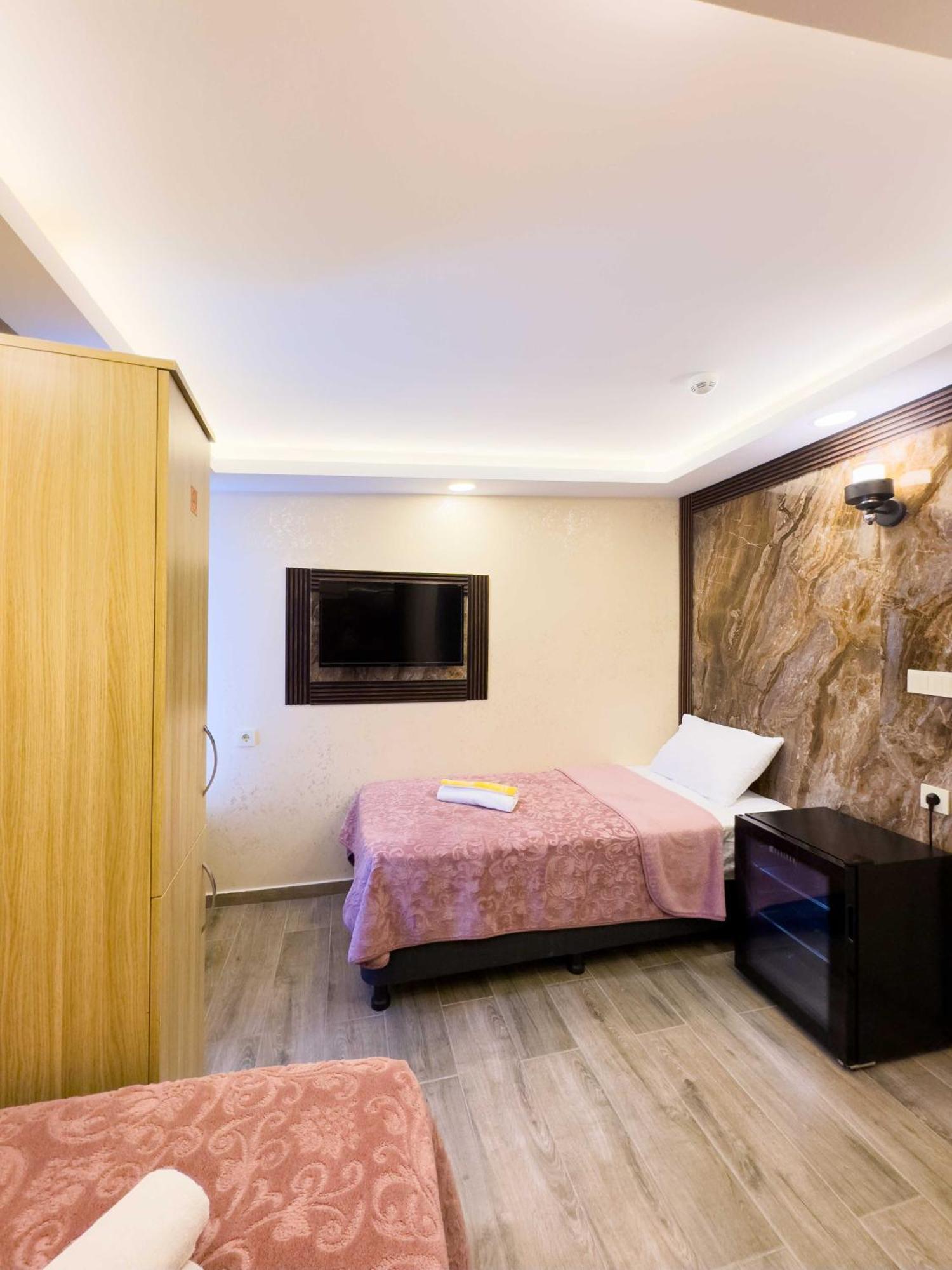 Oez Duenya Hotel Istanbul Exterior photo